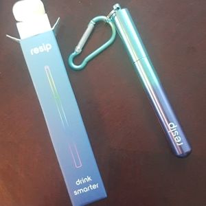 Stainless steel reusable straw with accessories